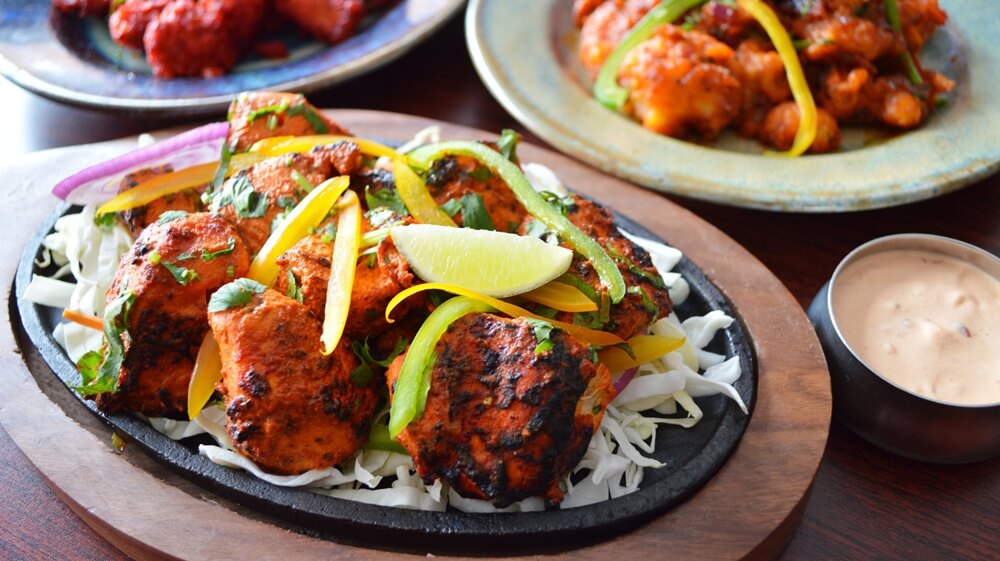 Chicken Tikka và Chicken Tandoori miếng gà nướng tẩm ướp đặc trưng