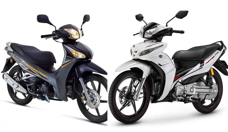 Hai mẫu xe máy phổ thông hiện đại, so sánh với xe đạp trong lựa chọn phương tiện cá nhân